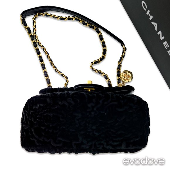 SOLD Classic Flap 2021 Cruse Collection Black & Gold Velvet Bag - Picture 14 of 16